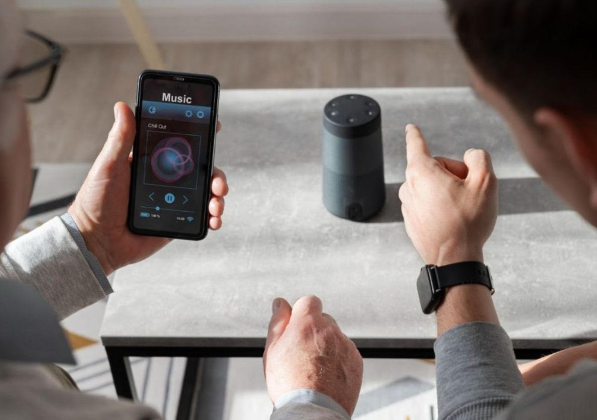 Il ruolo degli assistenti vocali nelle smart home: perché sono così importanti Il ruolo degli assistenti vocali nelle smart home: perché sono così importanti