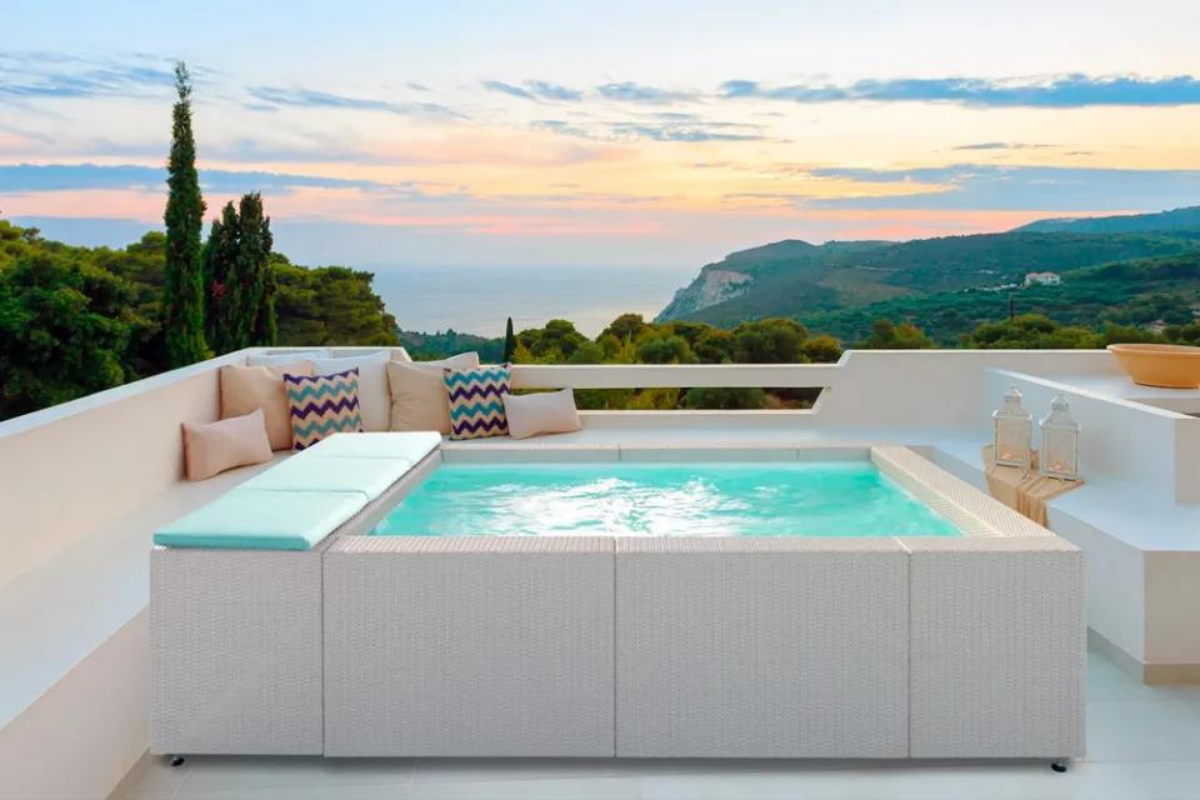 Mini piscine da terrazzo, relax con vista
