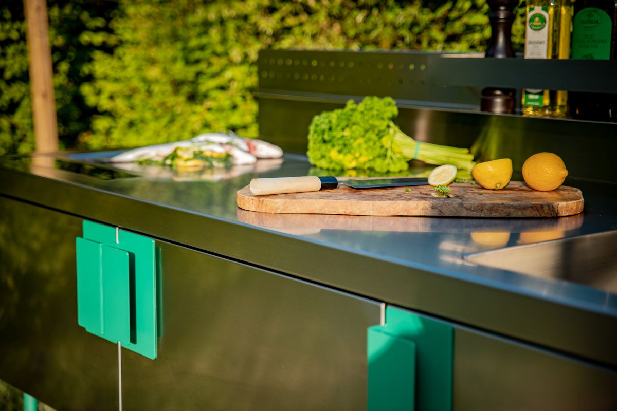 Cucina outdoor ATRIA di Abimis, un'architettura versatile, dinamica e contemporanea