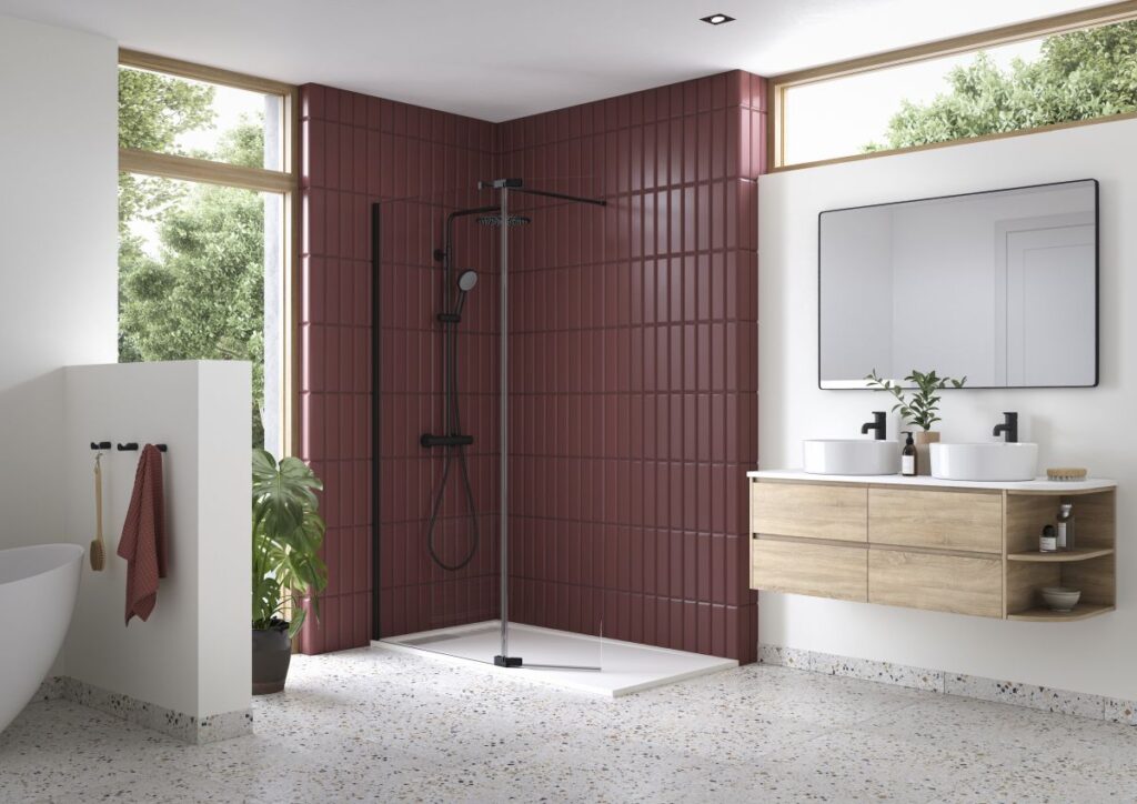Linea AYO di Flair Showers per uno spazio bagno pratico, essenziale e luminoso