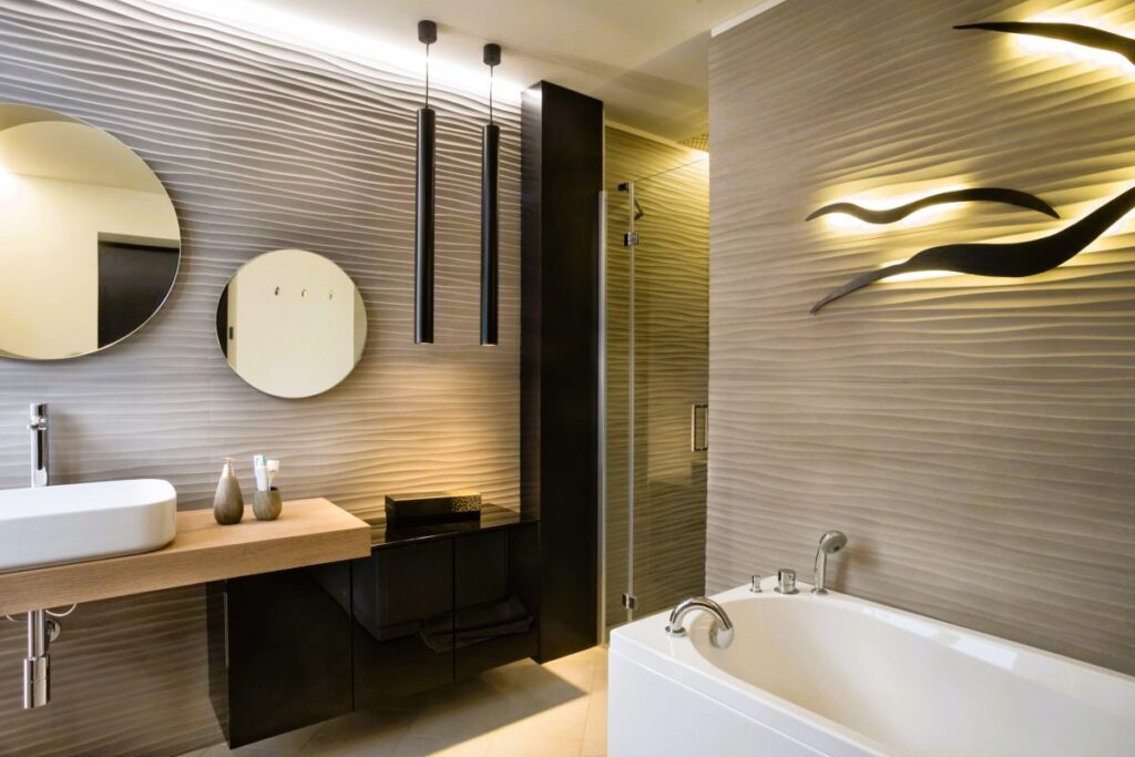 Illuminare il bagno in modo elegante ed eclettico: ispirazioni e suggerimenti pratici