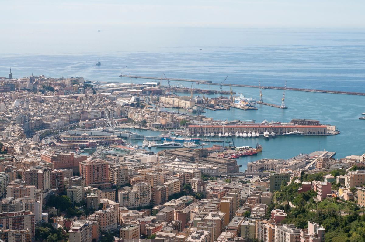 I prezzi delle case a Genova diminuiscono del 3,4%. Sale l'attenzione verso le case vacanze