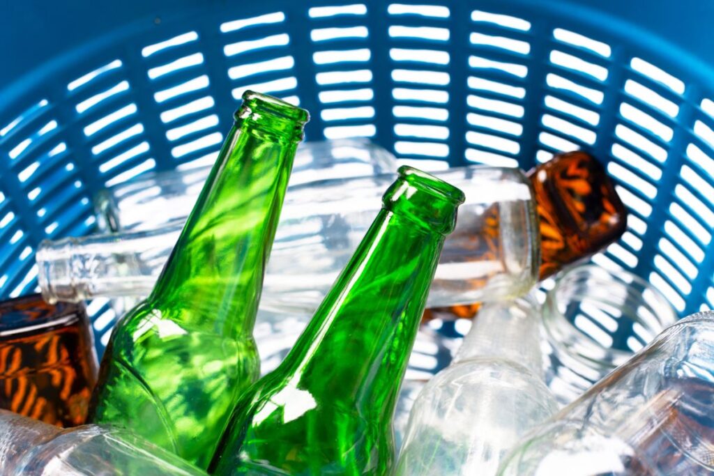 Come riciclare il vetro il 9,1% degli Italiani ammette di non essere sufficientemente abile nella raccolta