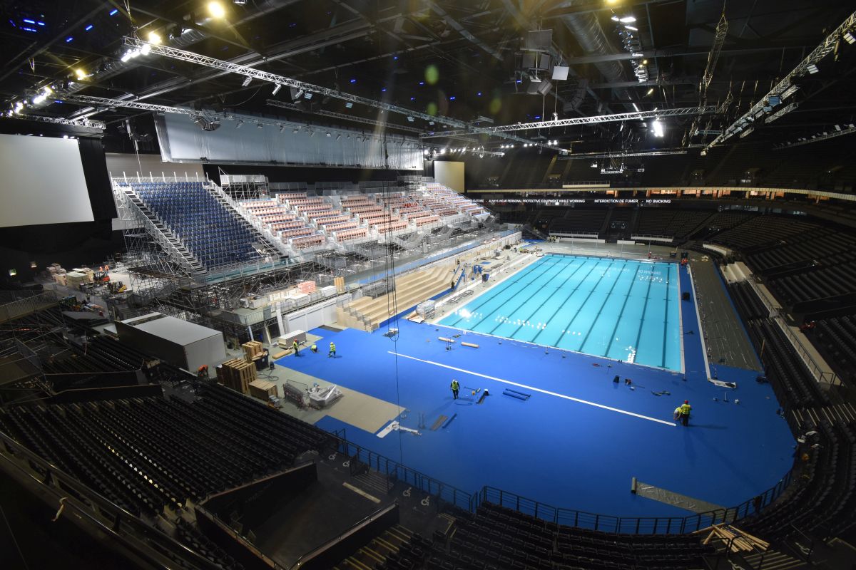 Olympic Aquatic Centre e Paris La Défense Arena