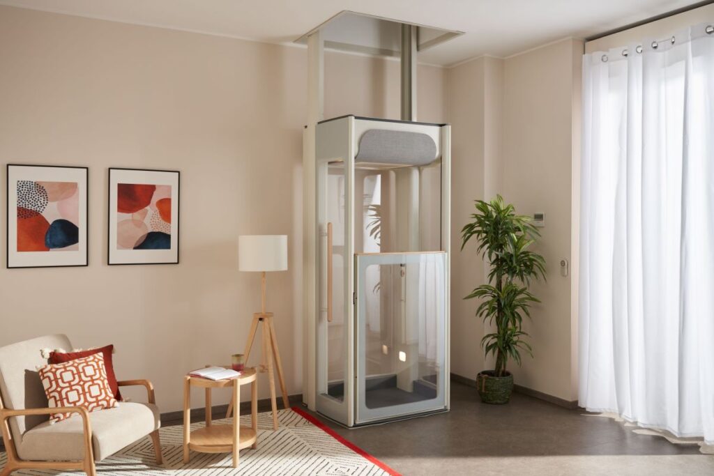 Uplifts S2 di Stannah: un miniascensore perfetto per le abitazioni piccole