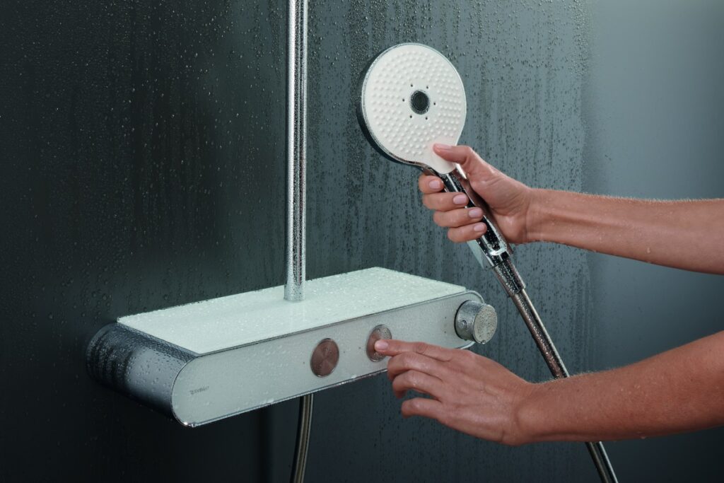 Sistema doccia Shower System Shelf 1050 di Duravit, un vero tuttofare