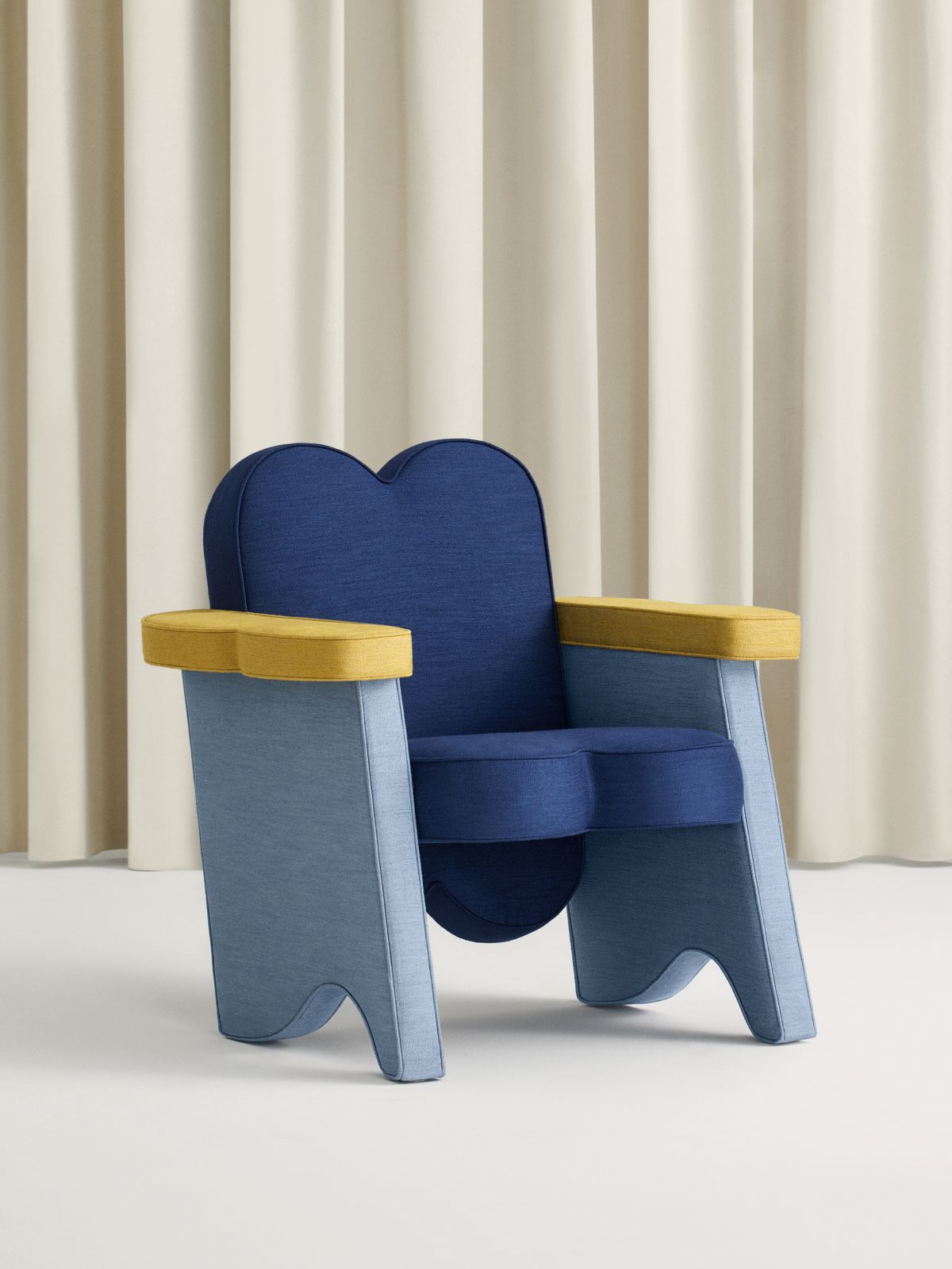 Figura (design Martino Gamper) di Rubelli