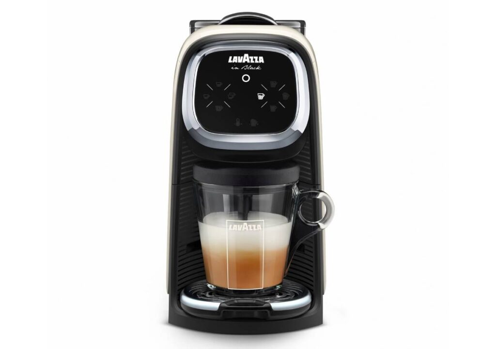 Macchina Lavazza in Black Elogy Milk, per un cappuccino perfetto a casa