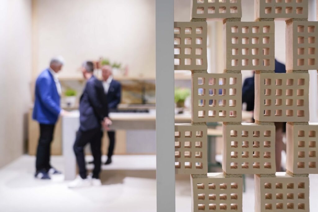 Ceramiche Marca Corona e la gioia della natura a CERSAIE 2024