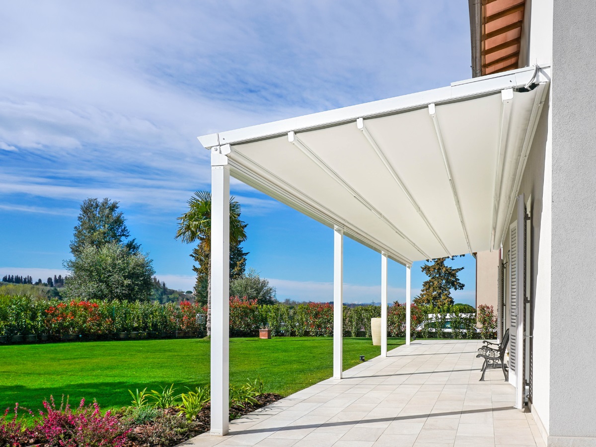 Pergola in alluminio di Belle Pergole: design moderno e funzionalità per gli spazi esterni