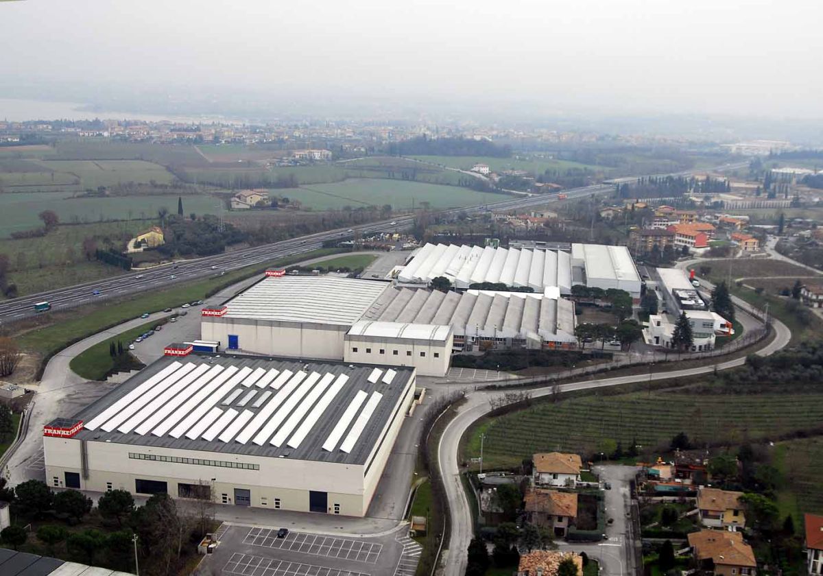 Lo stabilimento di Peschiera del Garda eccellenza produttiva e sostenibile