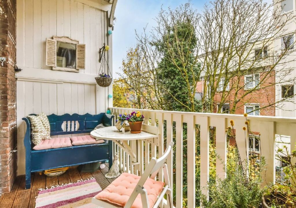 Come preparare balconi e terrazzi alla primavera