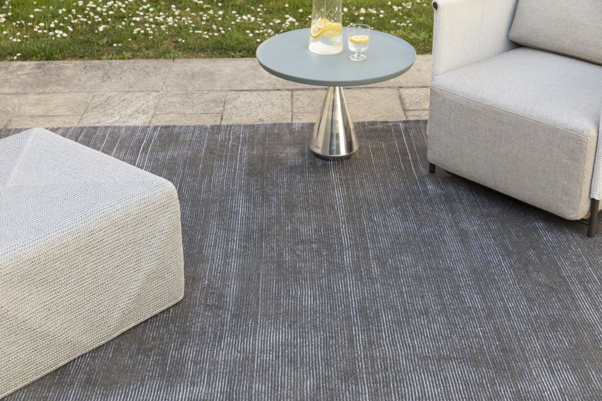 Midland: il tappeto outdoor soft touch di Warli Midland: il tappeto outdoor soft touch di Warli