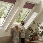 Tende elettriche e solari Velux: più comfort e controllo della luce in casa