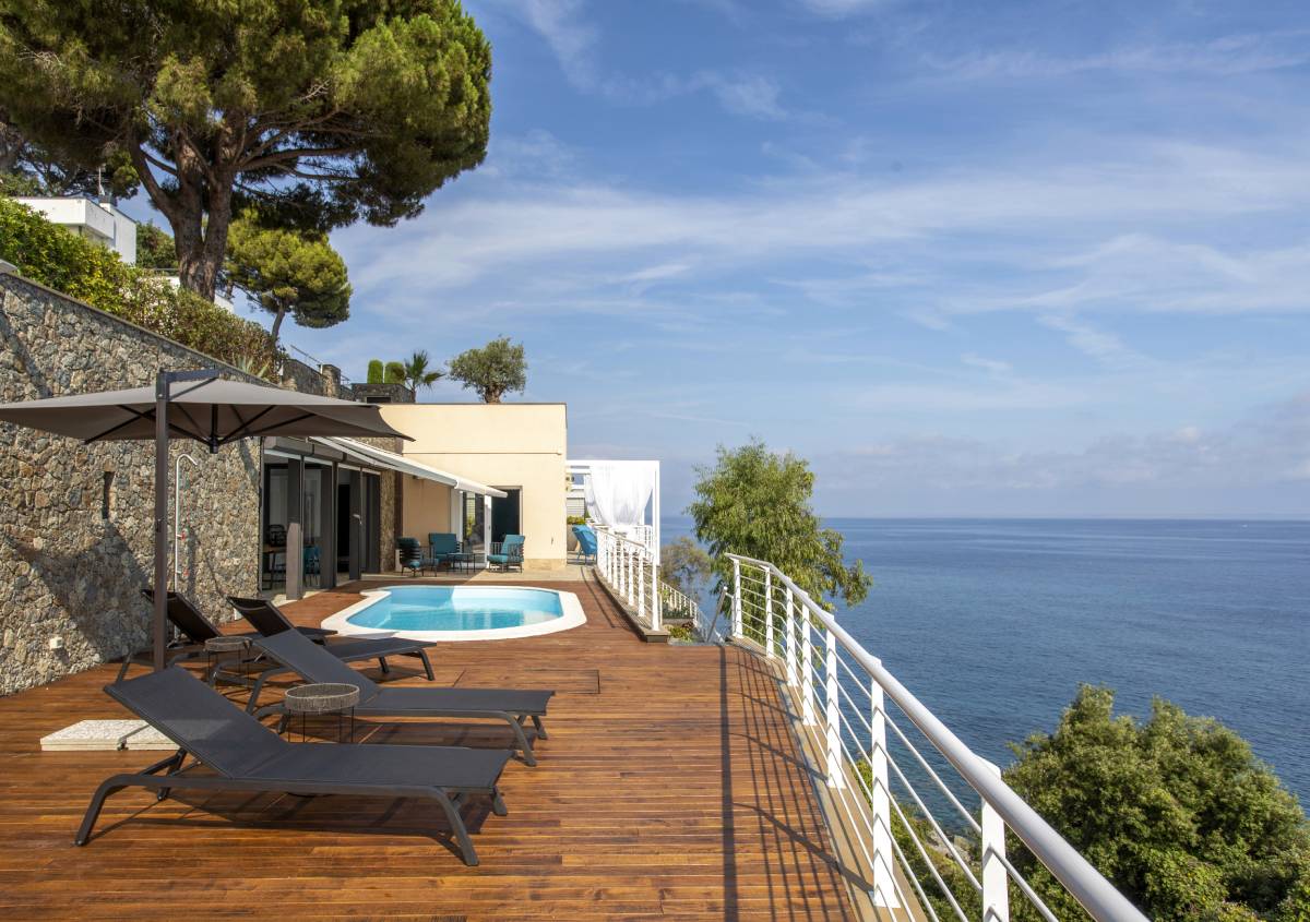 Collezione Nativa di Déco il fascino autentico del legno naturale per gli spazi outdoor