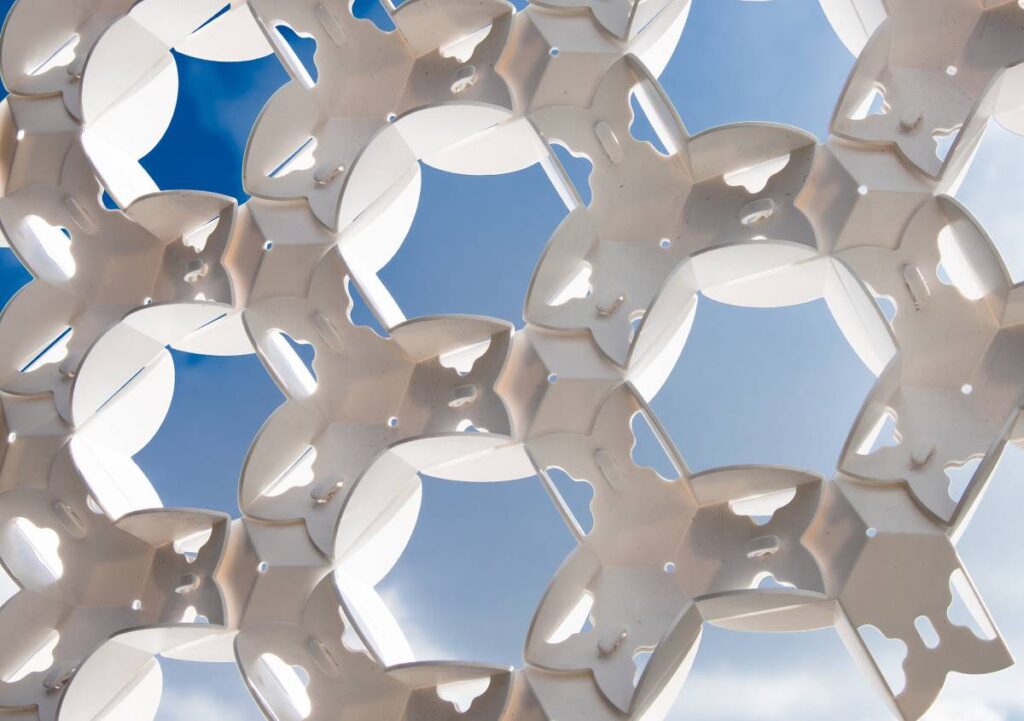 Nuvem Outdoor di Slamp: la luce prende forma nella natura