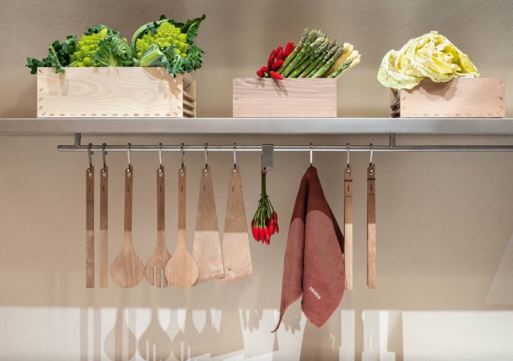Abimis Legni: la nuova collezione di accessori in legno per una cucina più calda e raffinata