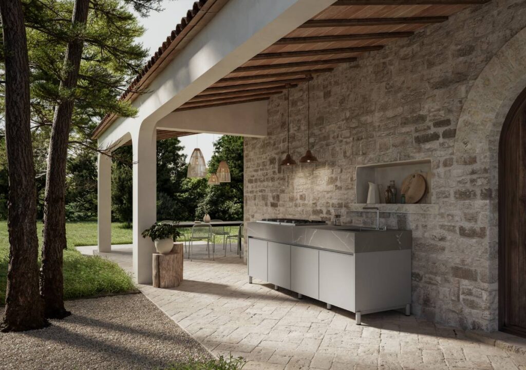 Aura di ARREDO3: la prima cucina da esterno che trasforma terrazze e giardini