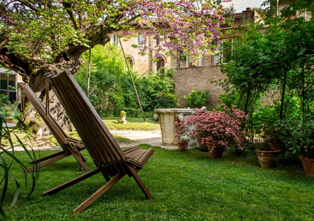 Interno Verde: giardini privati e angoli verdi segreti nel centro storico di Ferrara