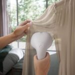 Refine 700 di Electrolux: lo stiratore verticale compatto che elimina pieghe e batteri