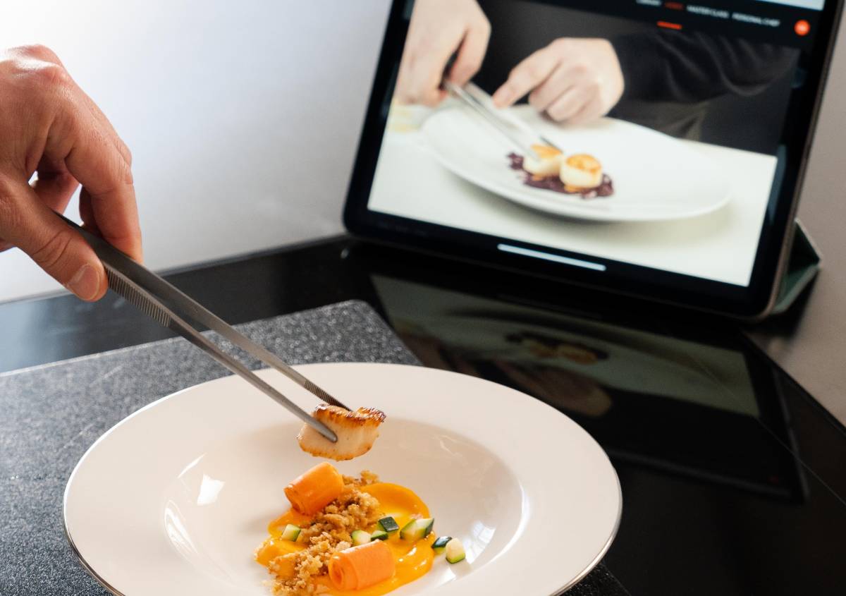 Superoven di Unox Casa rivoluziona la cucina domestica con l’ACI, l'Artificial Culinary Intelligence