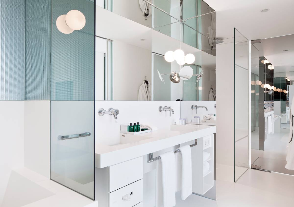 Matelux di AGC: il vetro satinato che unisce stile, privacy e luminosità