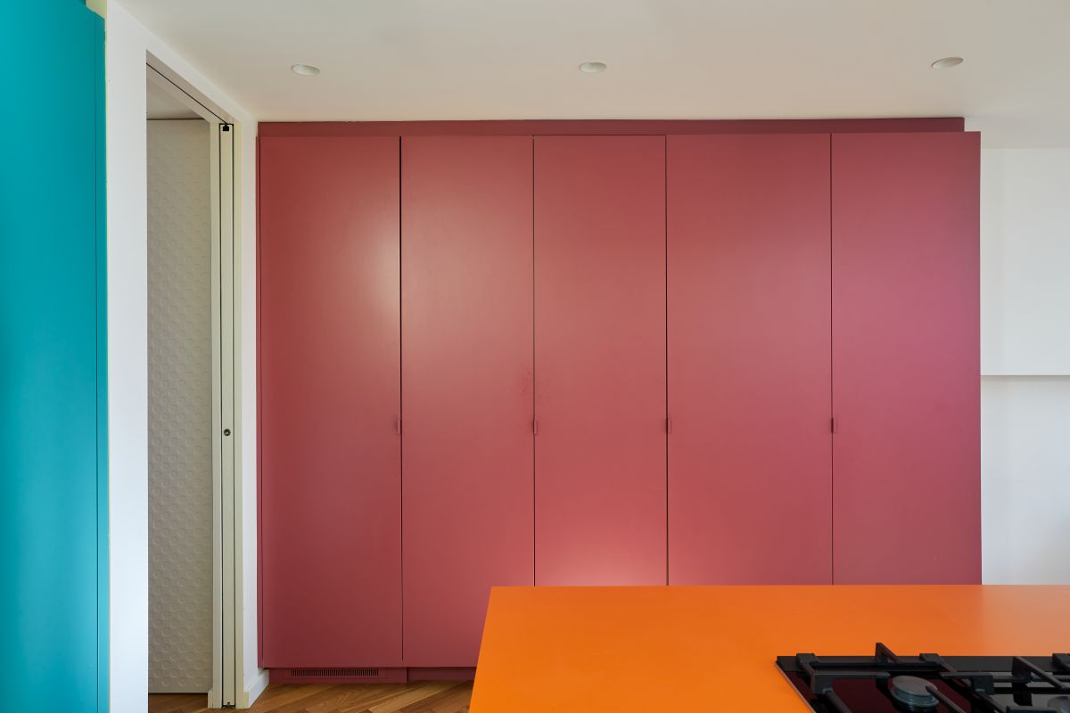 Superfici su misura e materiali tecnici per un comfort quotidiano