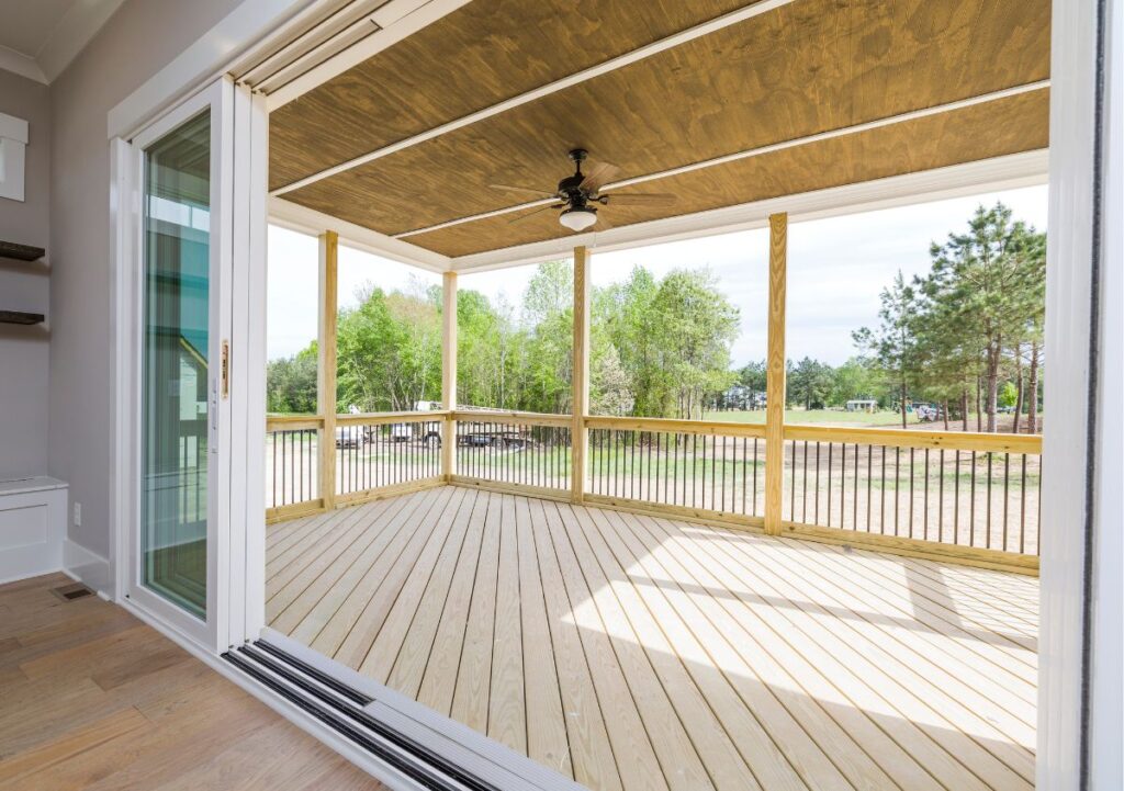 Trattamento legno da esterno: come rinnovare decking, arredi e superfici outdoor