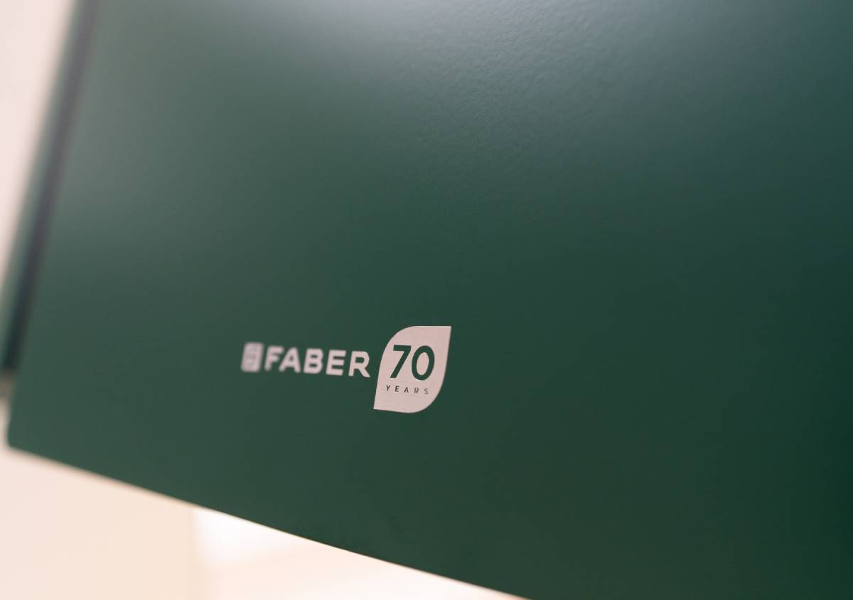 Faber celebra 70 anni e inaugura il nuovo showroom a Fabriano