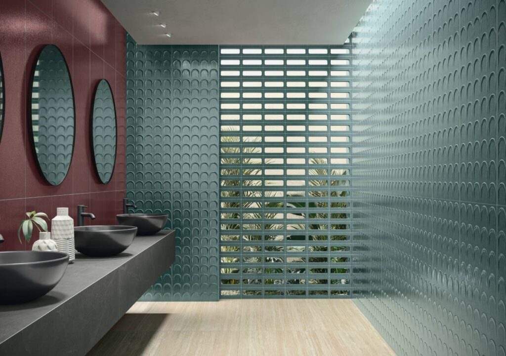 Piastrelle colorate e pattern geometrici, tendenza di design al Cersaie