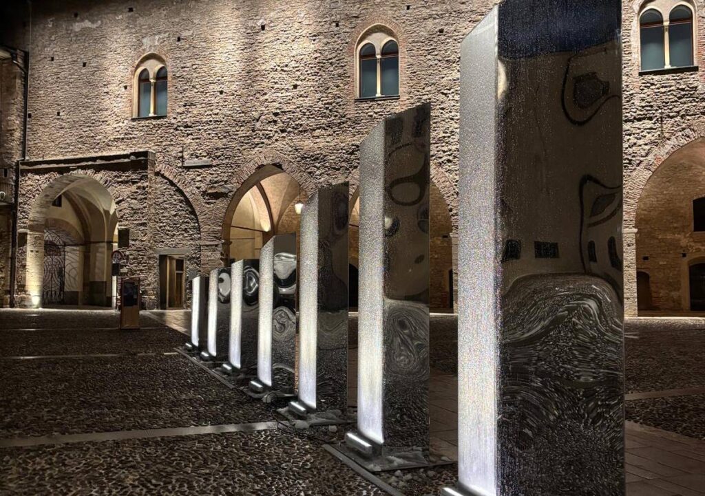 Christmas Design 2025 PERFORMANCE IN LIGHTING firma la luce poetica di Mirabilia a Bergamo Alta