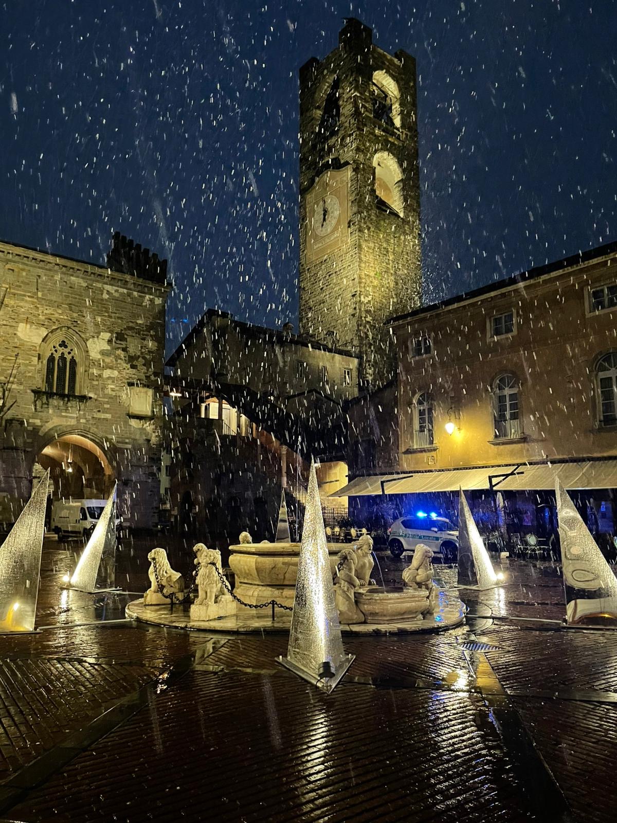 Mirabilia, un racconto in tre atti tra luce e materia