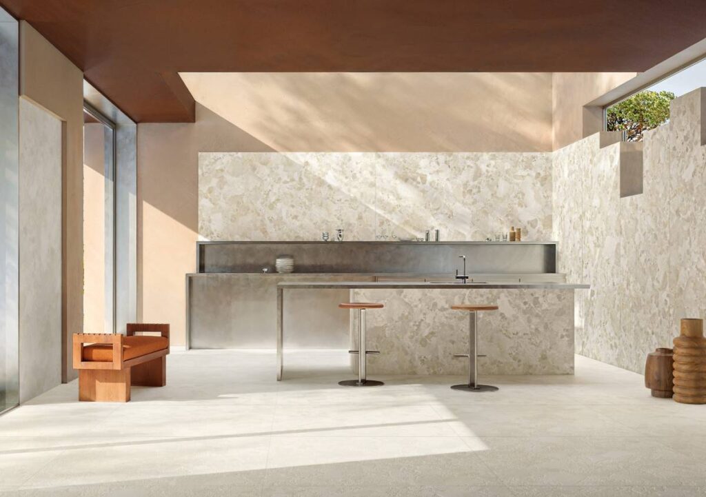 Levante di Pastorelli: collezione in gres porcellanato che reinterpreta la pietra in chiave sensoriale