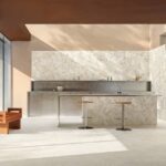 Levante di Pastorelli: collezione in gres porcellanato che reinterpreta la pietra in chiave sensoriale