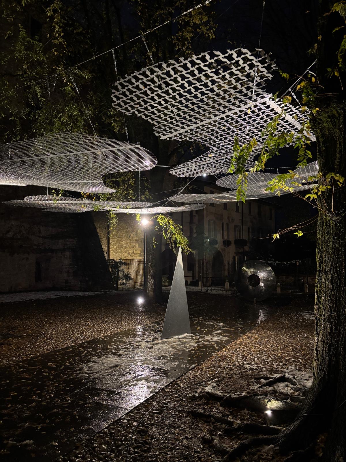 Mirabilia, un racconto in tre atti tra luce e materia