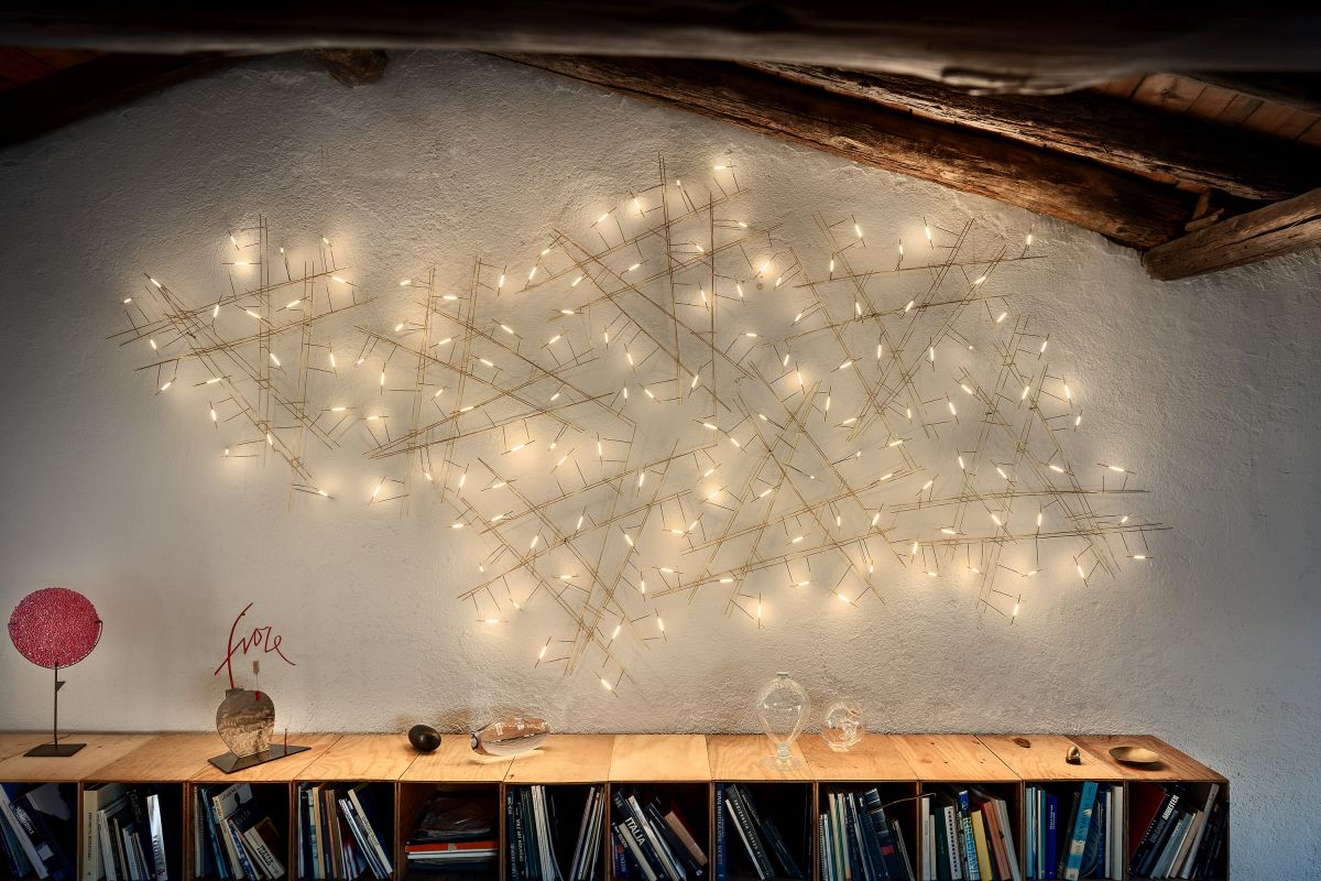 La regola d’oro delle feste: stratificare le luci per un effetto accogliente La regola d’oro delle feste: stratificare le luci per un effetto accogliente