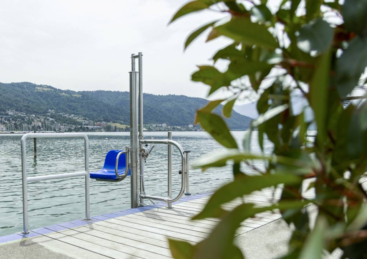 Sollevatore per piscina Easy Pool di Stannah accessibilità in acqua tra autonomia e sicurezza