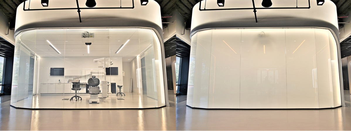 Vetri a cristalli liquidi, privacy che appare e scompare Vetri a cristalli liquidi, privacy che appare e scompare