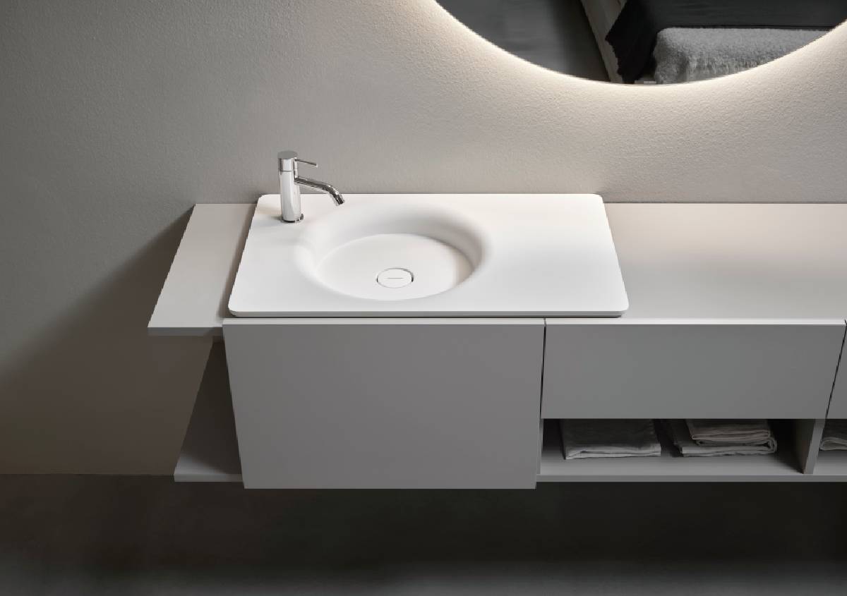 Lavabo integrato reversibile CARPET amplia la collezione Nemesis di antoniolupi