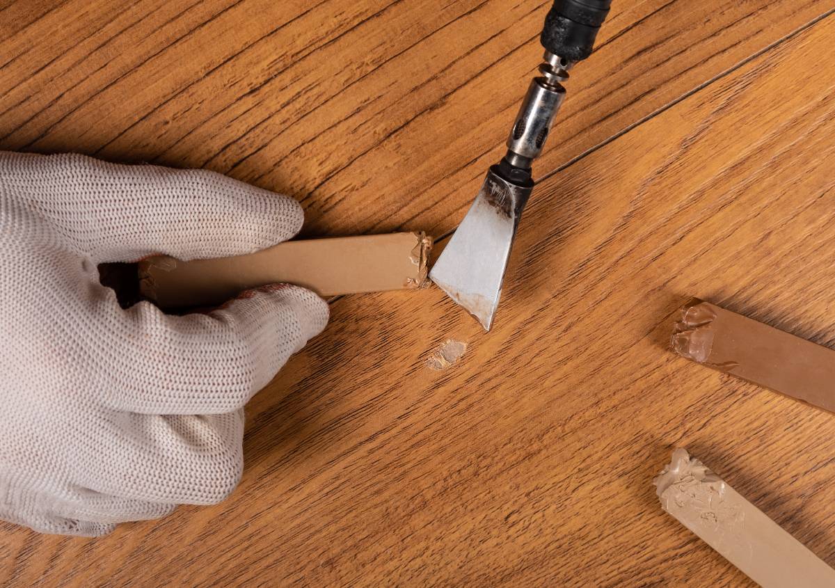 Come eliminare le righe superficiali sul parquet: oli naturali e rimedi fai da te Come eliminare le righe superficiali sul parquet: oli naturali e rimedi fai da te