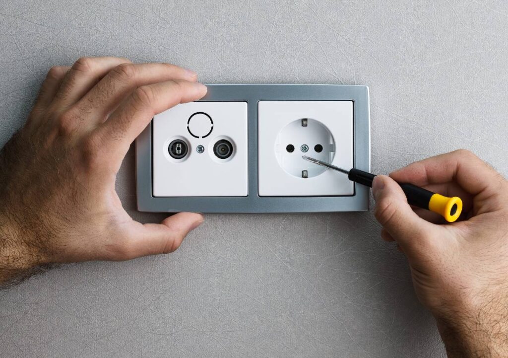 Prese elettriche: leggi, distanze di sicurezza, accessibilità ai disabili e molto altro