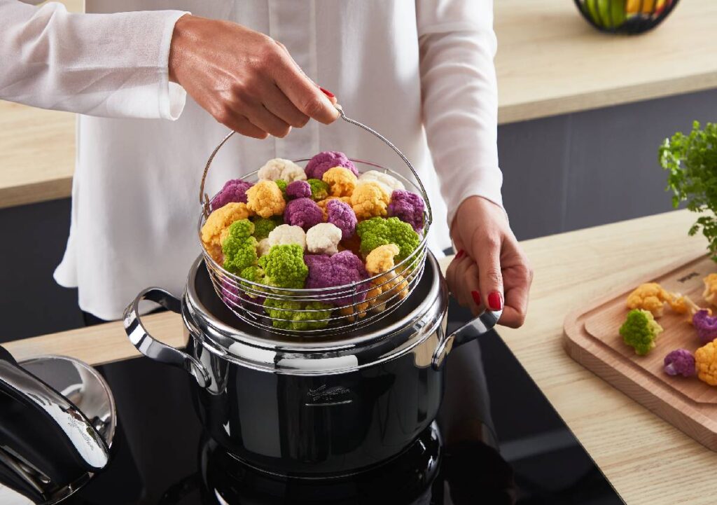 Cucinare risparmiando: come limitare dispersioni e ridurre i tempi di cottura con gli strumenti giusti