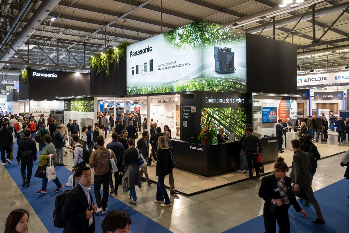 Soluzioni di climatizzazione Panasonic basate su innovazione, qualità e sostenibilità Soluzioni di climatizzazione Panasonic basate su innovazione, qualità e sostenibilità