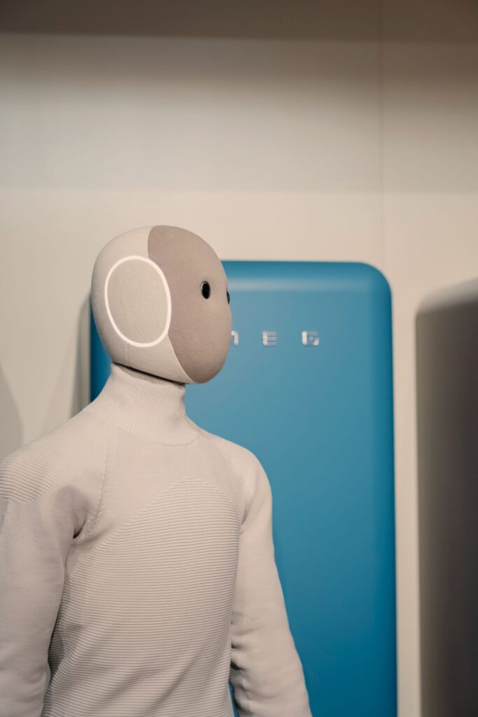 Neo, il robot domestico di Smeg e 1X, debutta in Italia a Eurocucina Neo, il robot domestico di Smeg e 1X, debutta in Italia a Eurocucina