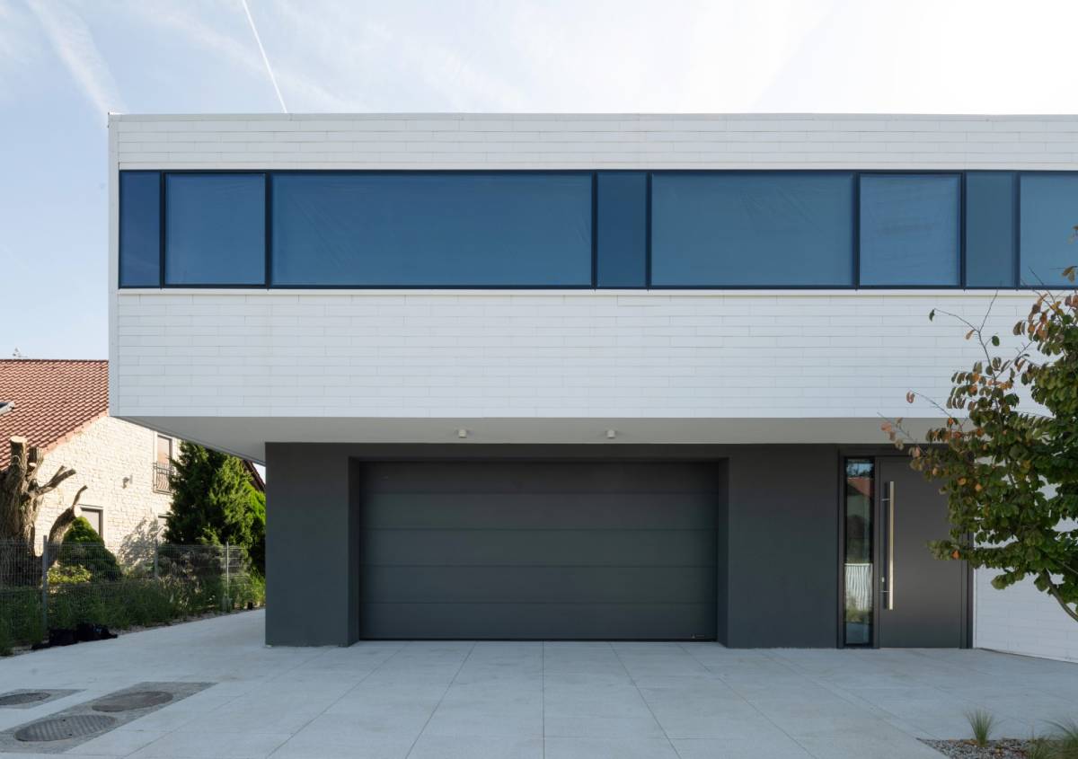 Bonus edilizi 2026 la riqualificazione della casa passa anche dal portone garage Bonus edilizi 2026 la riqualificazione della casa passa anche dal portone garage
