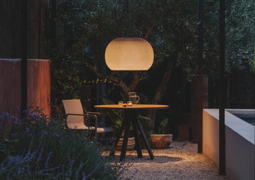 Closer di Vibia: quando la luce diventa leggerezza, tra casa e giardino