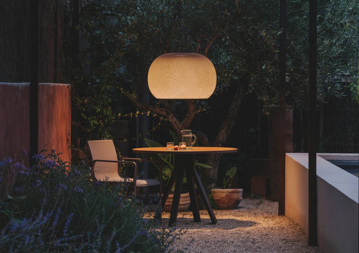 Closer di Vibia quando la luce diventa leggerezza, tra casa e giardino Closer di Vibia quando la luce diventa leggerezza, tra casa e giardino