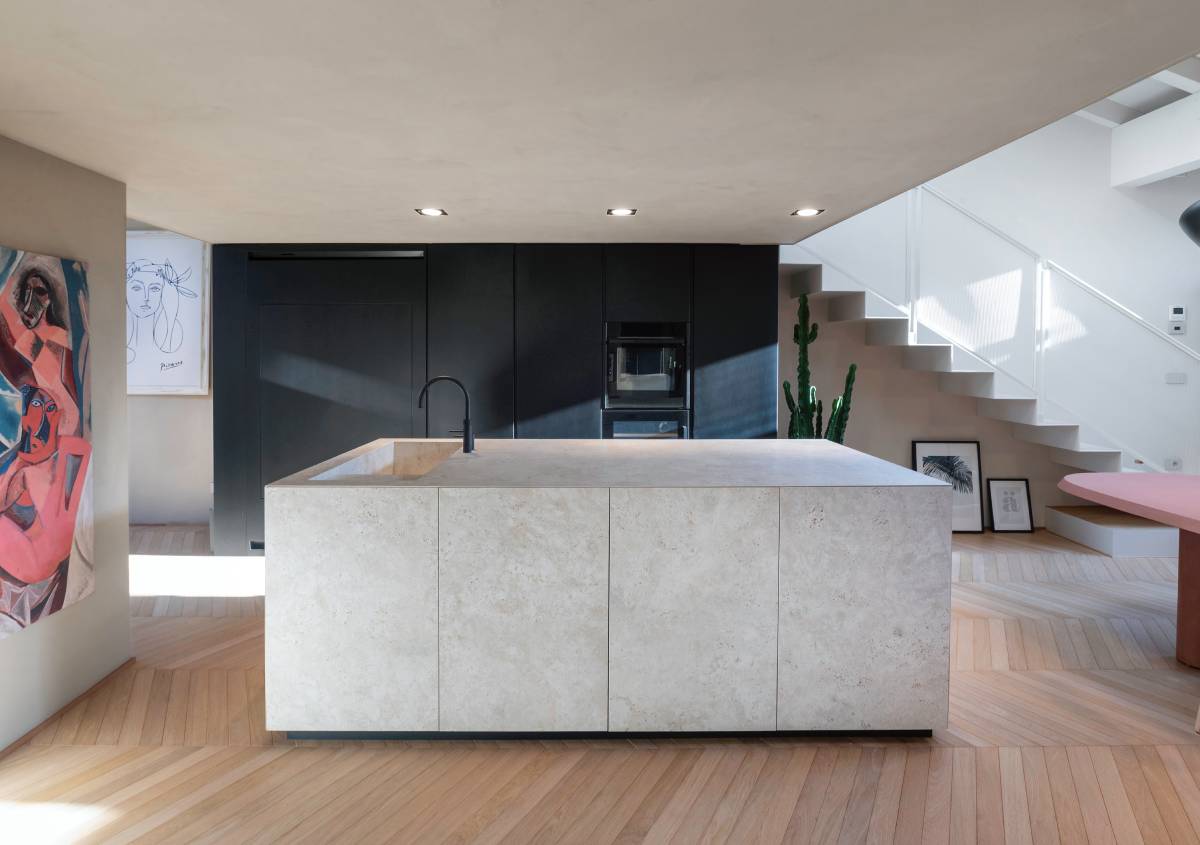 Isola cucina in Dekton: il concept del progetto a Modena Isola cucina in Dekton: il concept del progetto a Modena