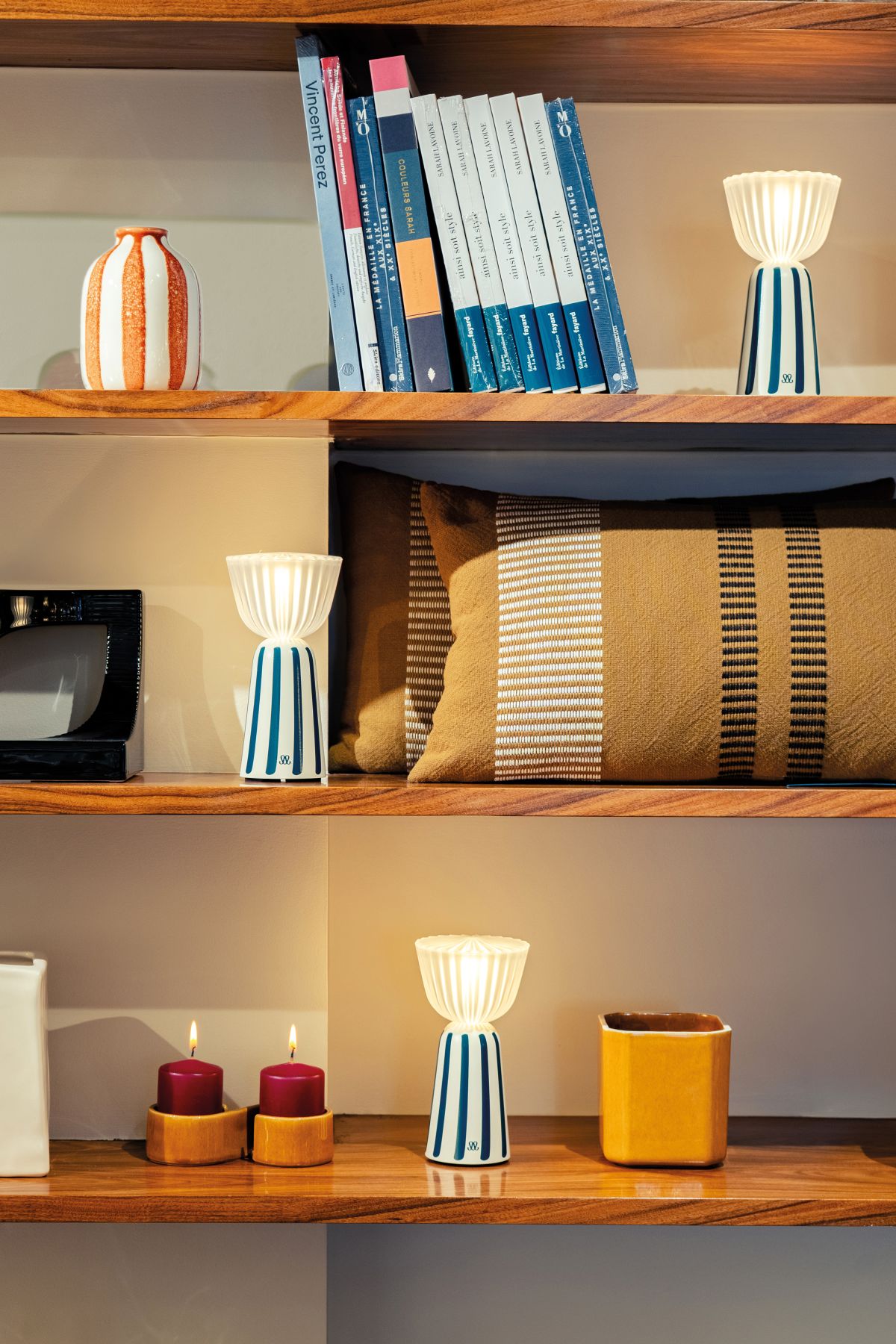 Luce artificiale stratificata anche in casa Luce artificiale stratificata anche in casa