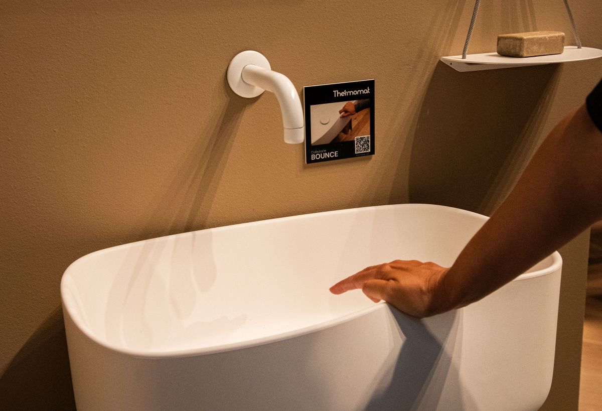 Tra i prodotti più innovativi presentati a Cersaie c’è Bounce, un lavabo morbido. Da dove nasce questa soluzione? Tra i prodotti più innovativi presentati a Cersaie c’è Bounce, un lavabo morbido. Da dove nasce questa soluzione?